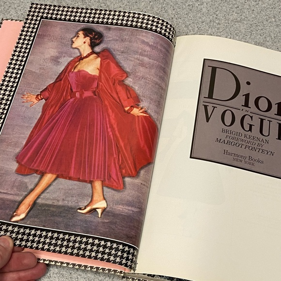 Dior Other - Vintage 80s DIOR in VOGUE Hardback in houndstooth